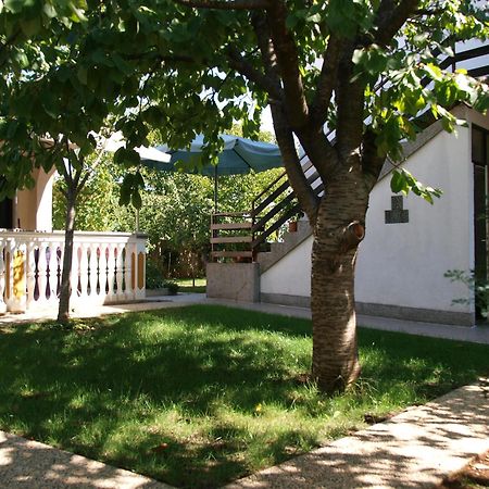 Apartments Nevenka Krk Town Chambre photo