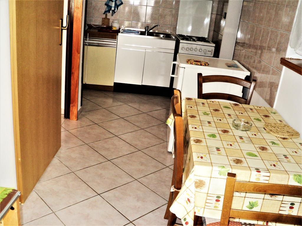 Apartments Nevenka Krk Town Extérieur photo